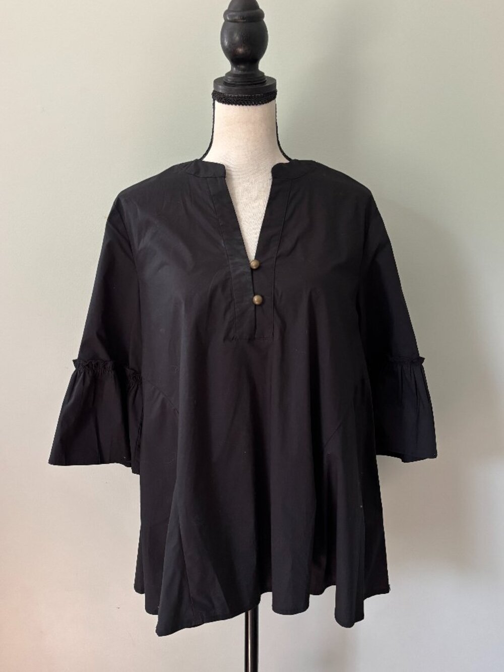Duffield Lane Black Popover Top Ruffle Bell Sleeve Size M Like New